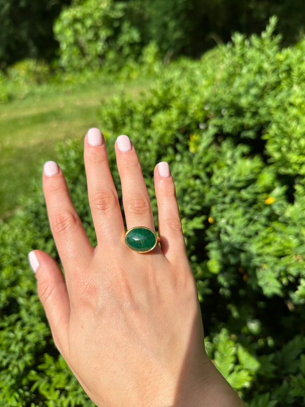 18K Yellow Gold and Emerald Cabochon Ring