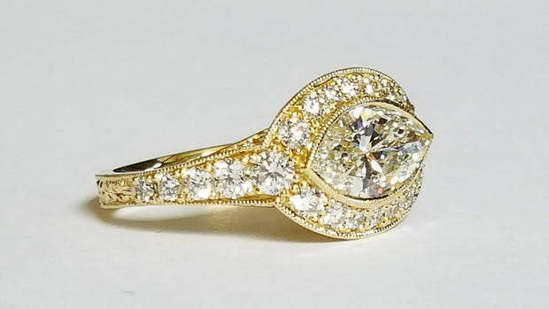 18kt Yellow Gold Marquise Diamond Ring