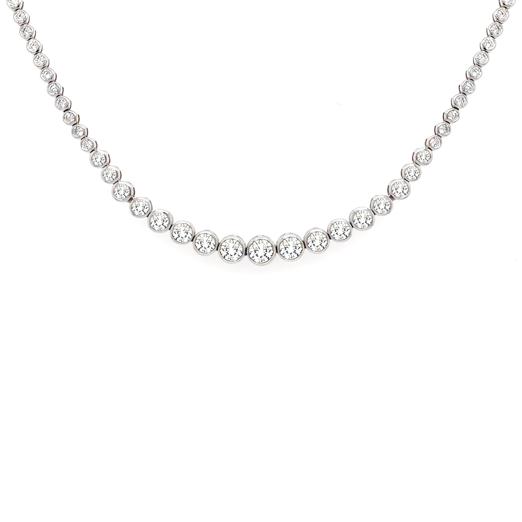 14k wg Graduated Bezel Diamond Necklace close up