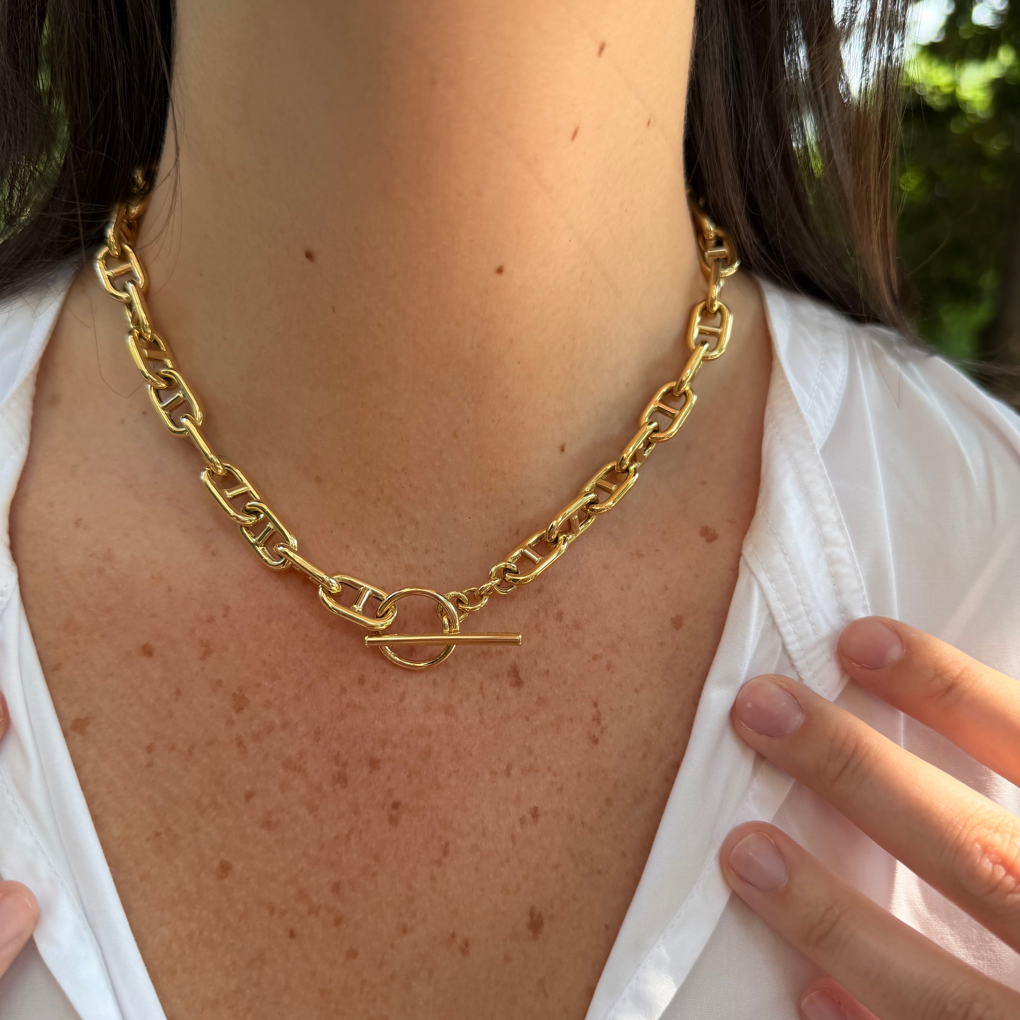 18k yg mariner necklace with toggle on neck
