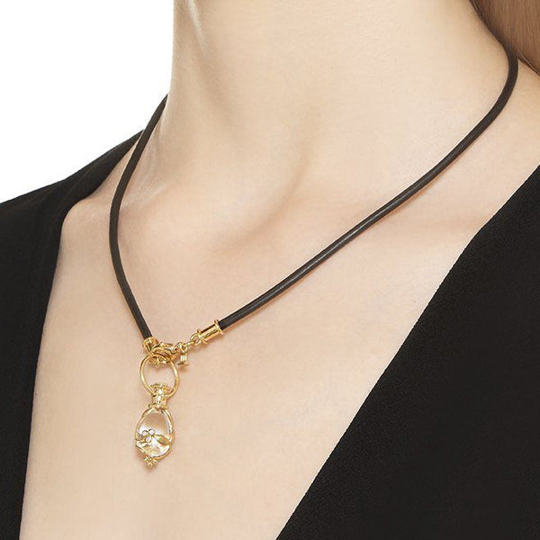 18k yg small vine amulet on chain