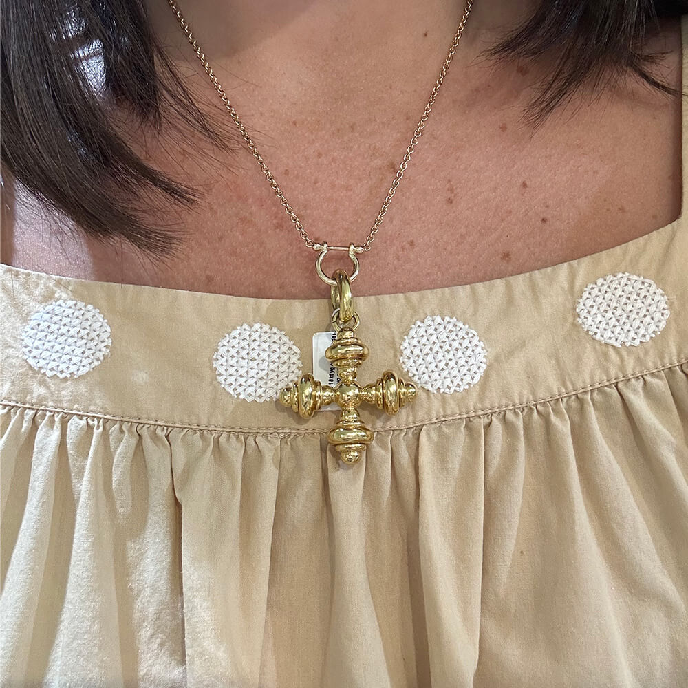Estate 18K yellow gold cross pendant