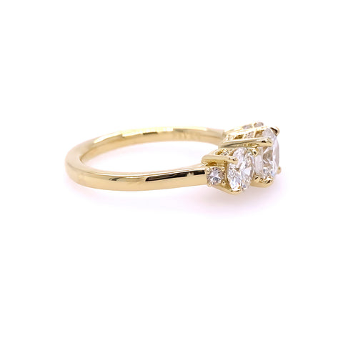 18k Yellow Gold Three Stone Round Diamond Ring