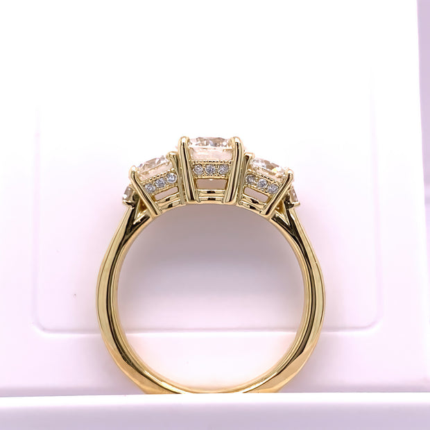 18k Yellow Gold Three Stone Round Diamond Ring