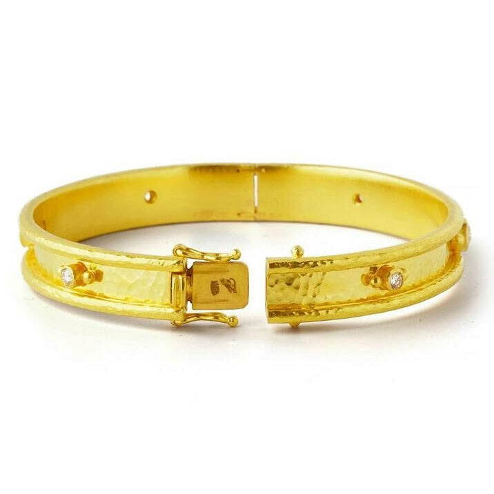 19k Gold bracelet with a clasp on a white background 