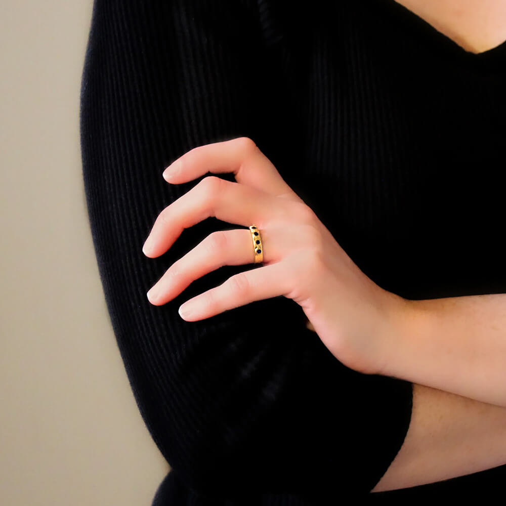 Elizabeth Locke 19K yellow gold blue sapphire flat ribbon stack ring 