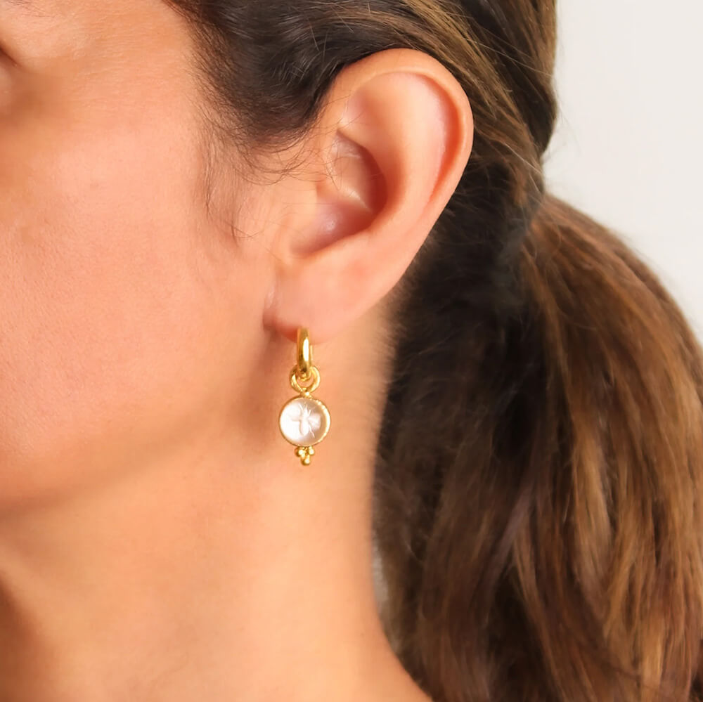 Elizabeth Locke Rock 19K yellow gold Crystal Intaglio Turtle Earring Charms