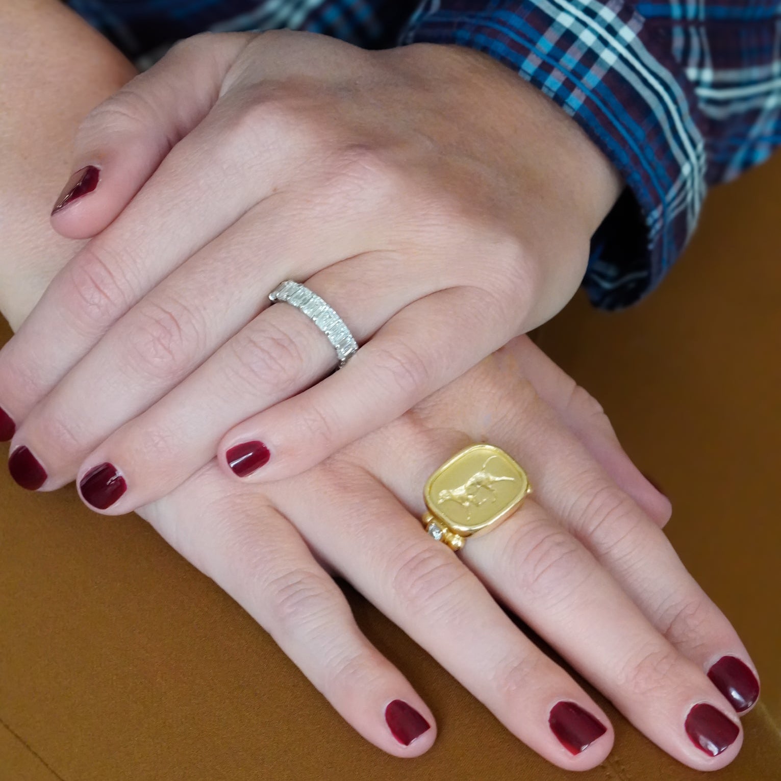 Finn ring on model