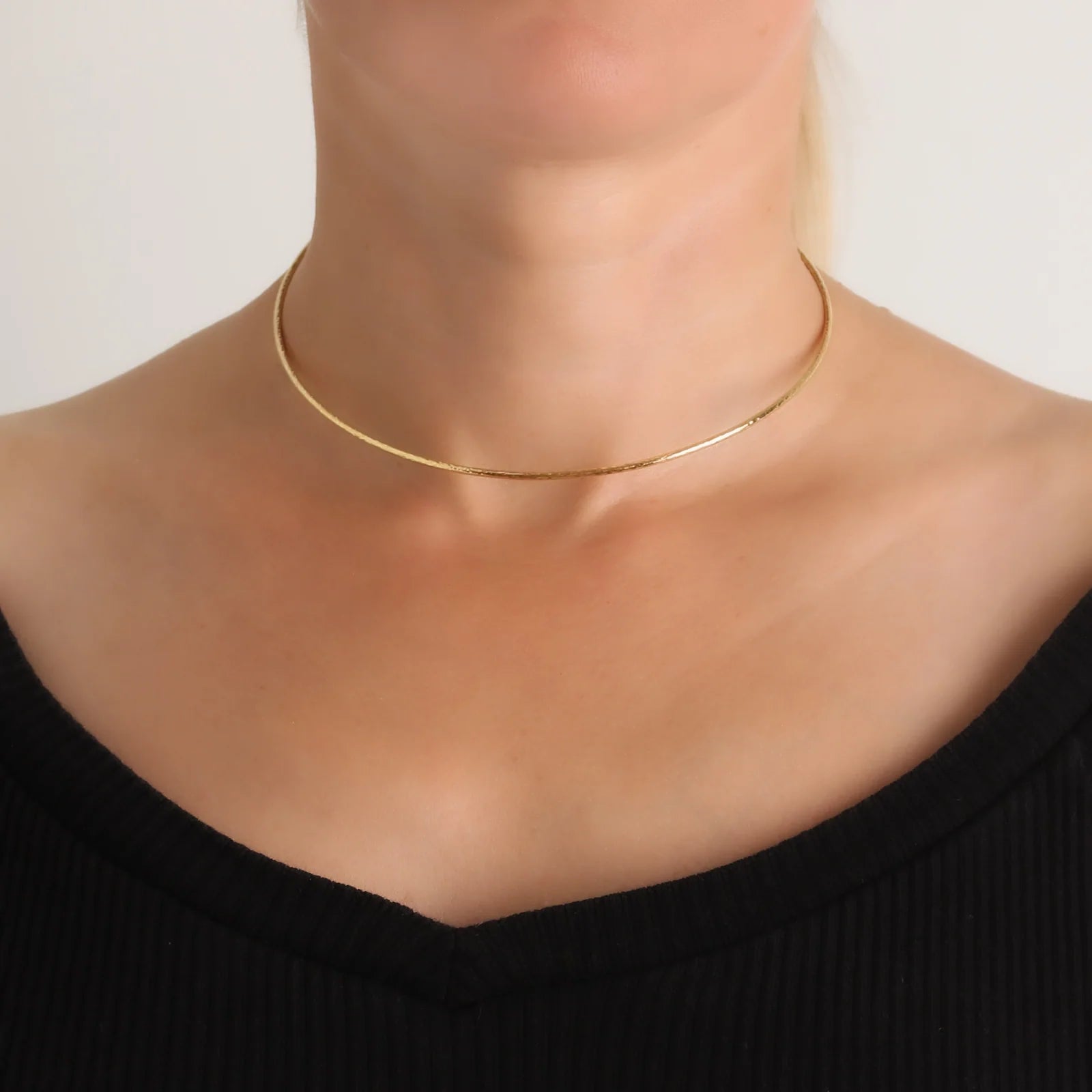 Elizabeth Lock 19k yellow gold Wire necklace