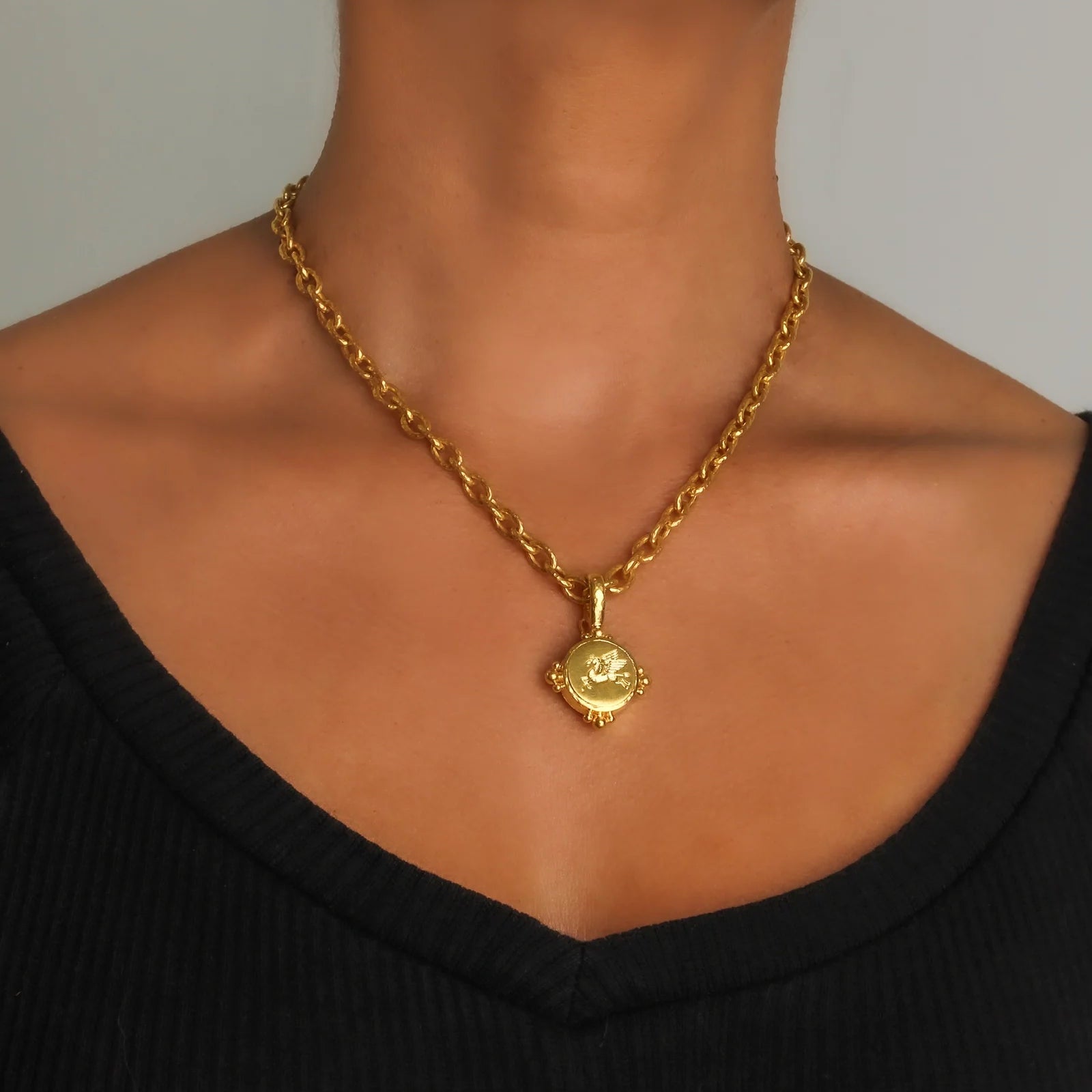 Elizabeth Locke Gold Round Pegasus Pendant