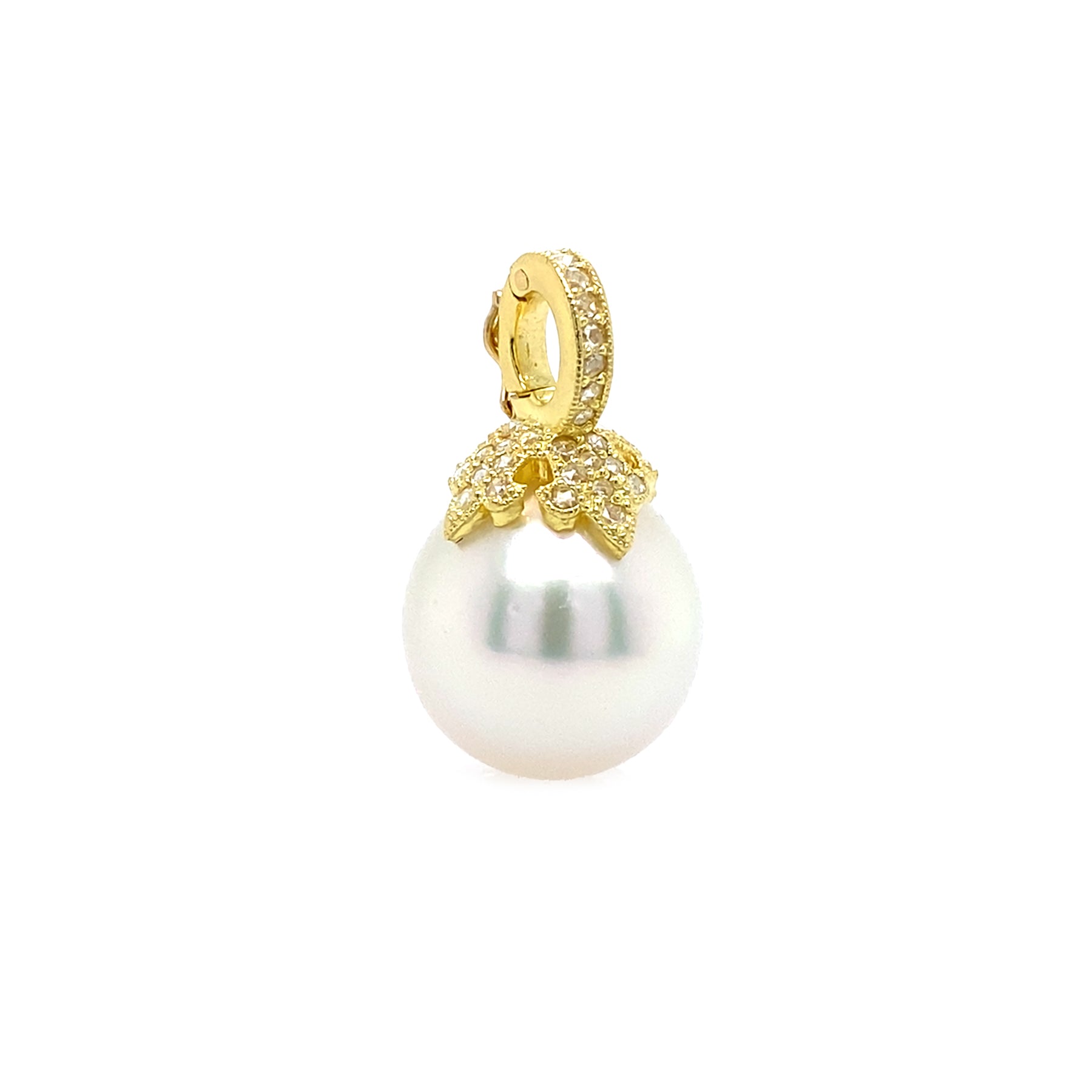 Pearl pendant necklace in 18k yg with Dimond stations
