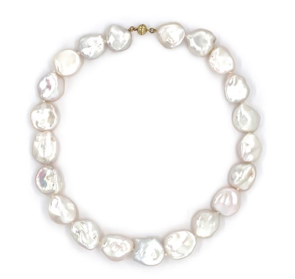 Baroque single strand pearl choker with yellow gold clasp