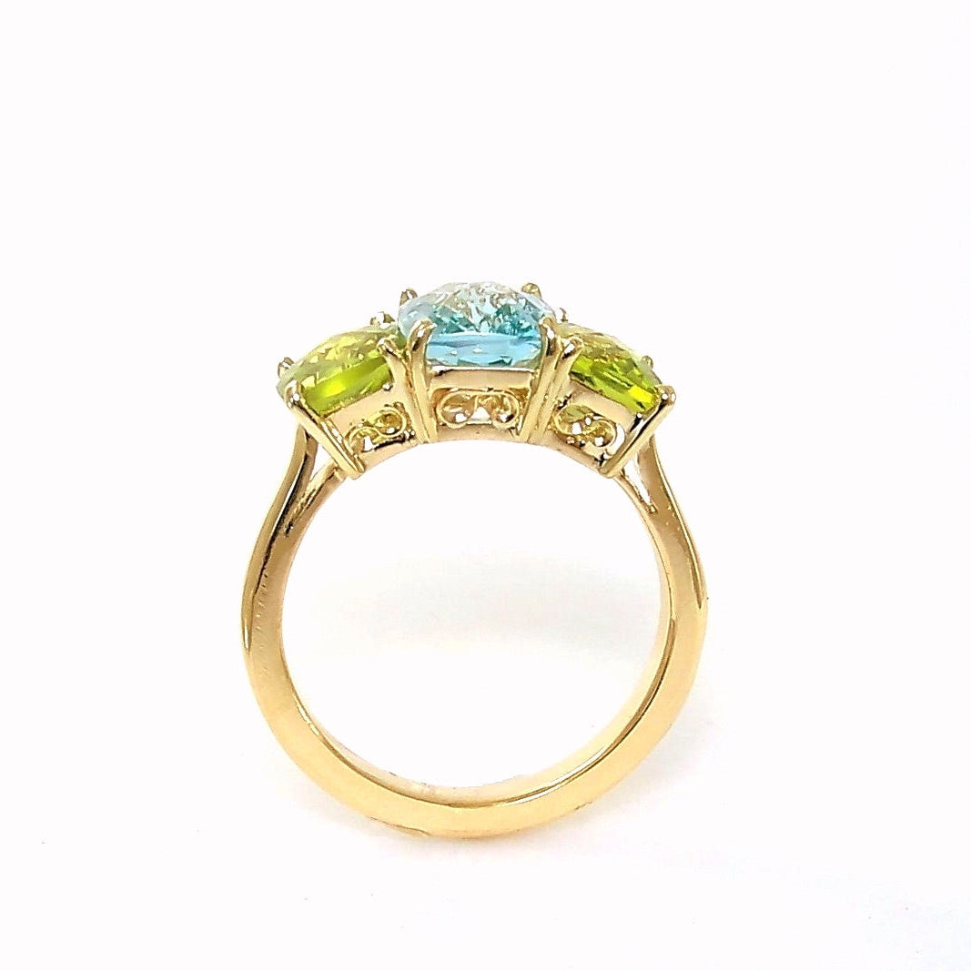 18K Yellow Gold Blue Topaz and Peridot Ring