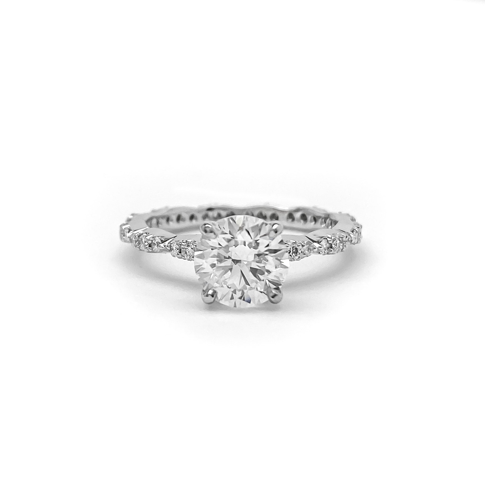 A platinum round brilliant cut diamond ring 